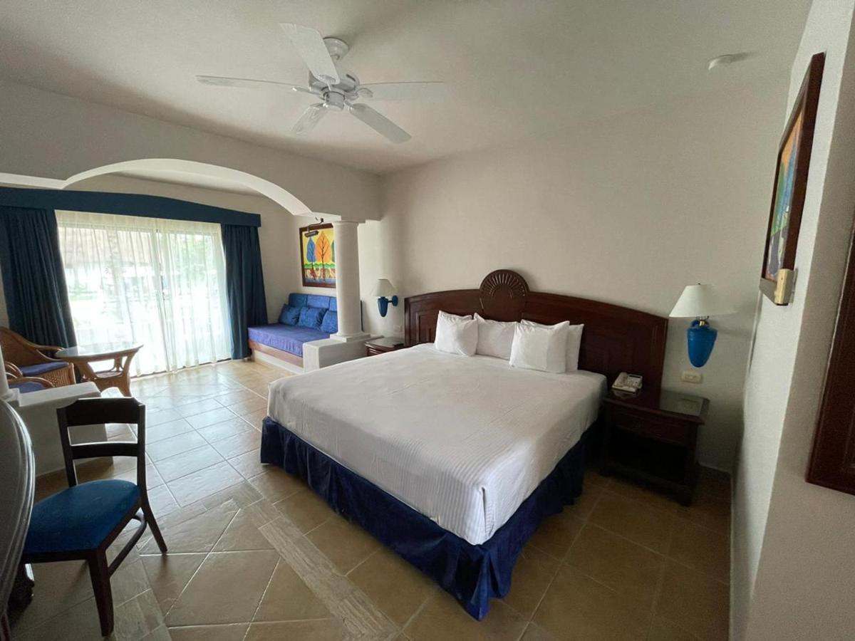 บาเอีย ปรินซิเป แกรนด์ ตูลุม - ออล อินคลูซีฟ Hotel Riviera Maya ห้อง รูปภาพ A room at the Iberostar Grand Hotel Paraíso