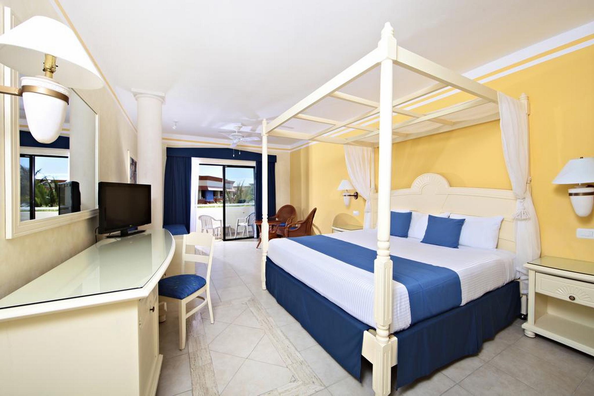 บาเอีย ปรินซิเป แกรนด์ ตูลุม - ออล อินคลูซีฟ Hotel Riviera Maya ภายนอก รูปภาพ A room at Iberostar Grand Hotel Bávaro