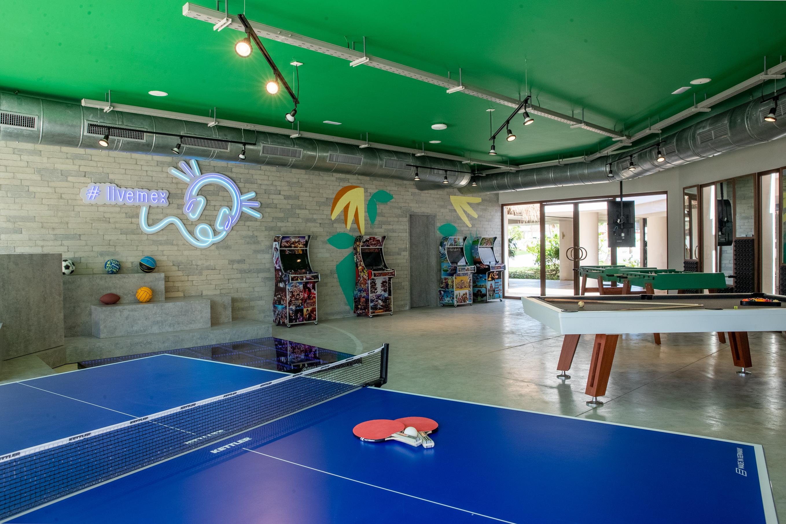 บาเอีย ปรินซิเป แกรนด์ ตูลุม - ออล อินคลูซีฟ Hotel Riviera Maya ภายนอก รูปภาพ The game room at the headquarters of the company