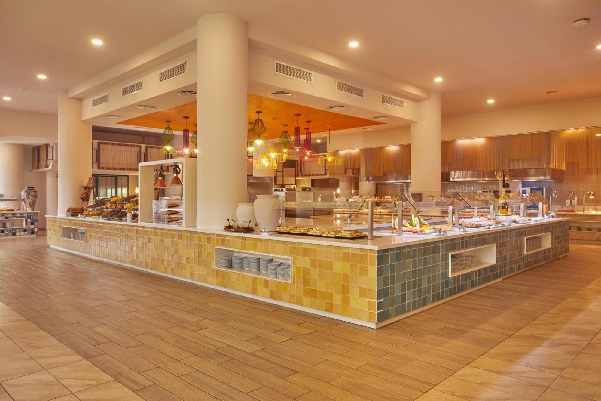 บาเอีย ปรินซิเป แกรนด์ ตูลุม - ออล อินคลูซีฟ Hotel Riviera Maya ภายนอก รูปภาพ Buffet at a hotel